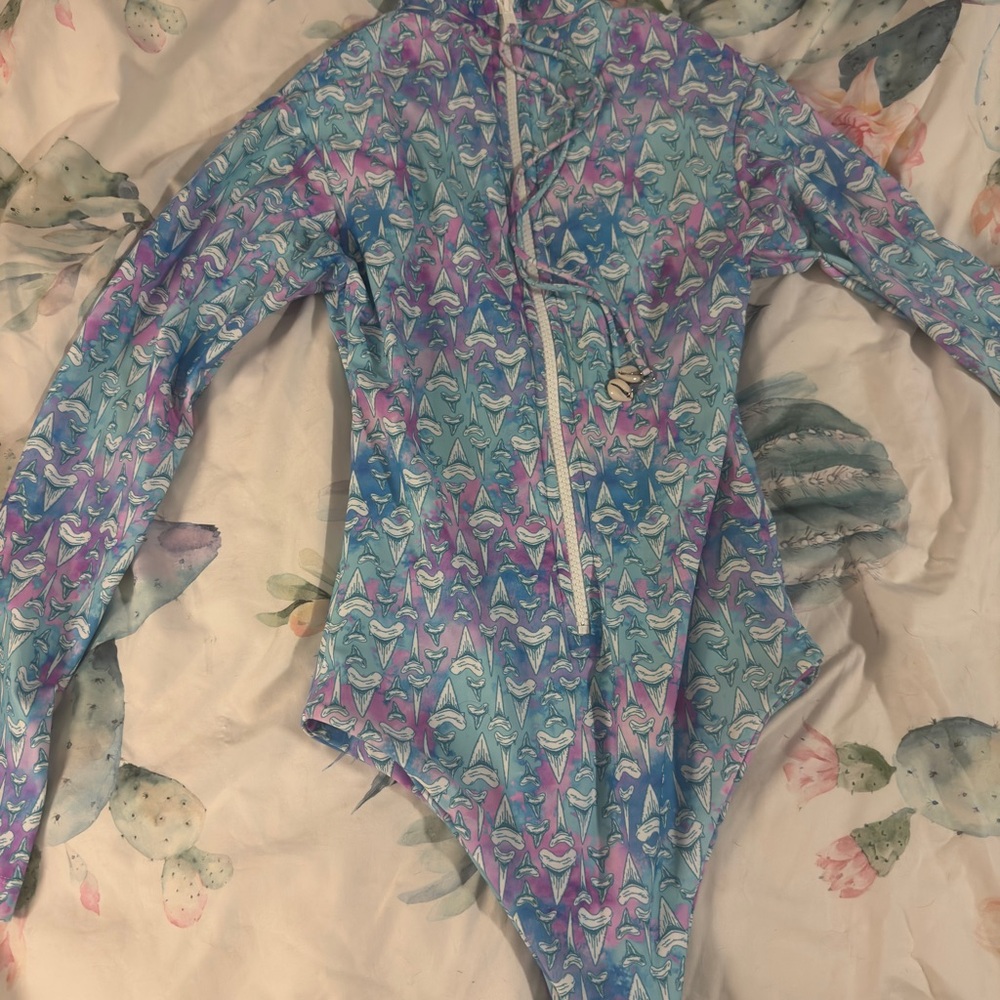 Moana Bikini surf suit shark teeth hygiene liner still on, never worn